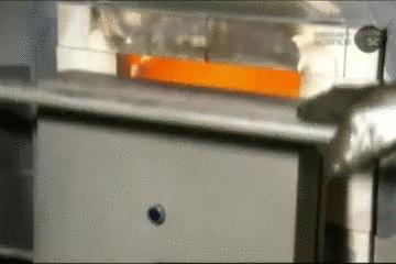 把锁锁上了怎么弄下来,锁怎么样是锁上的