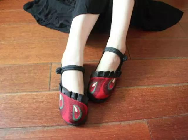 多年失传的绣花鞋,中国传统手工绣花鞋