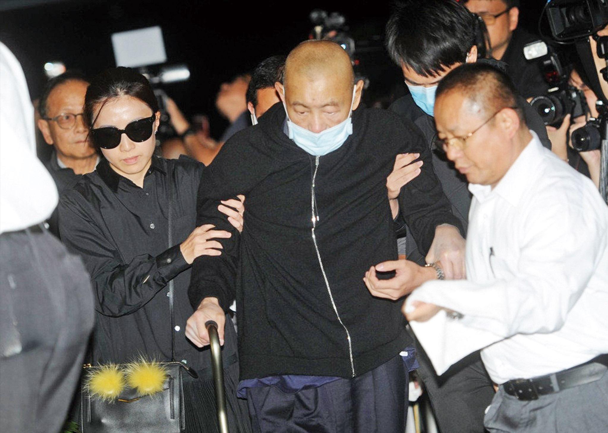 香港娱乐圈故事合集,香港娱乐圈的爱恨情仇故事