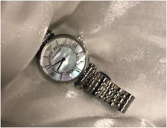 阿玛尼的女士手表什么档次,阿玛尼的真皮手表带