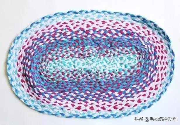 旧毛衣编织地毯最简单方法,旧毛线编织地毯地垫的视频