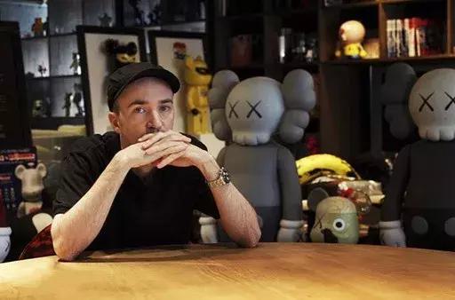 百米冲刺抢优衣库,疯抢优衣库t恤