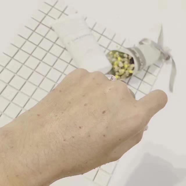 怎么判断脸部有没有必要去角质,冬天脸上特别起皮能去角质吗