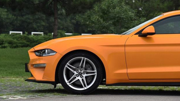 17款中规版第六代福特野马2.3t,买野马要买新车吗