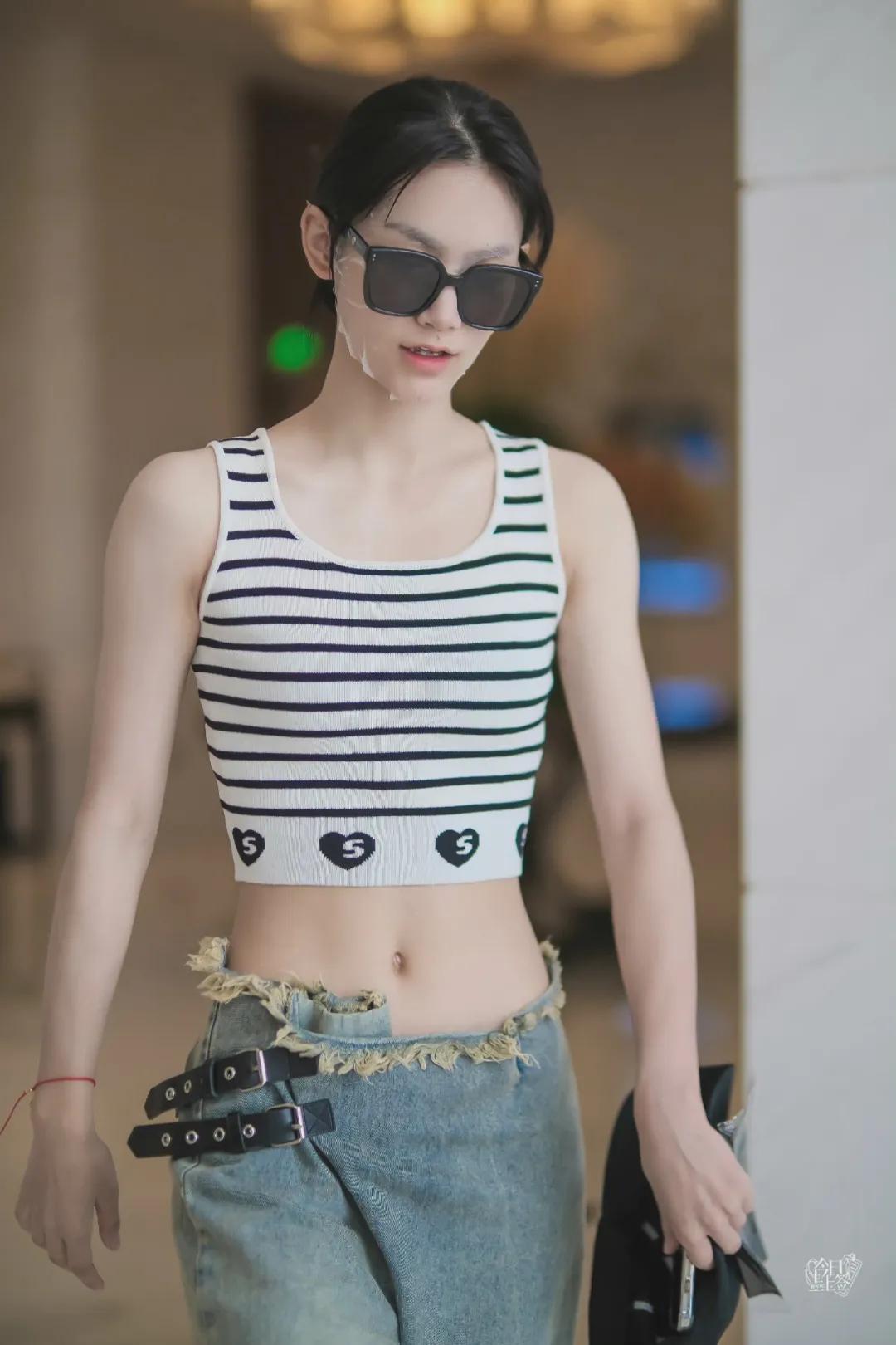 气质针织秋冬穿搭一整套,明星同款针织衫日常穿搭