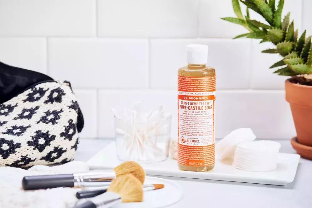 用了不会长痘的沐浴露,青春期背后长痘用什么沐浴露