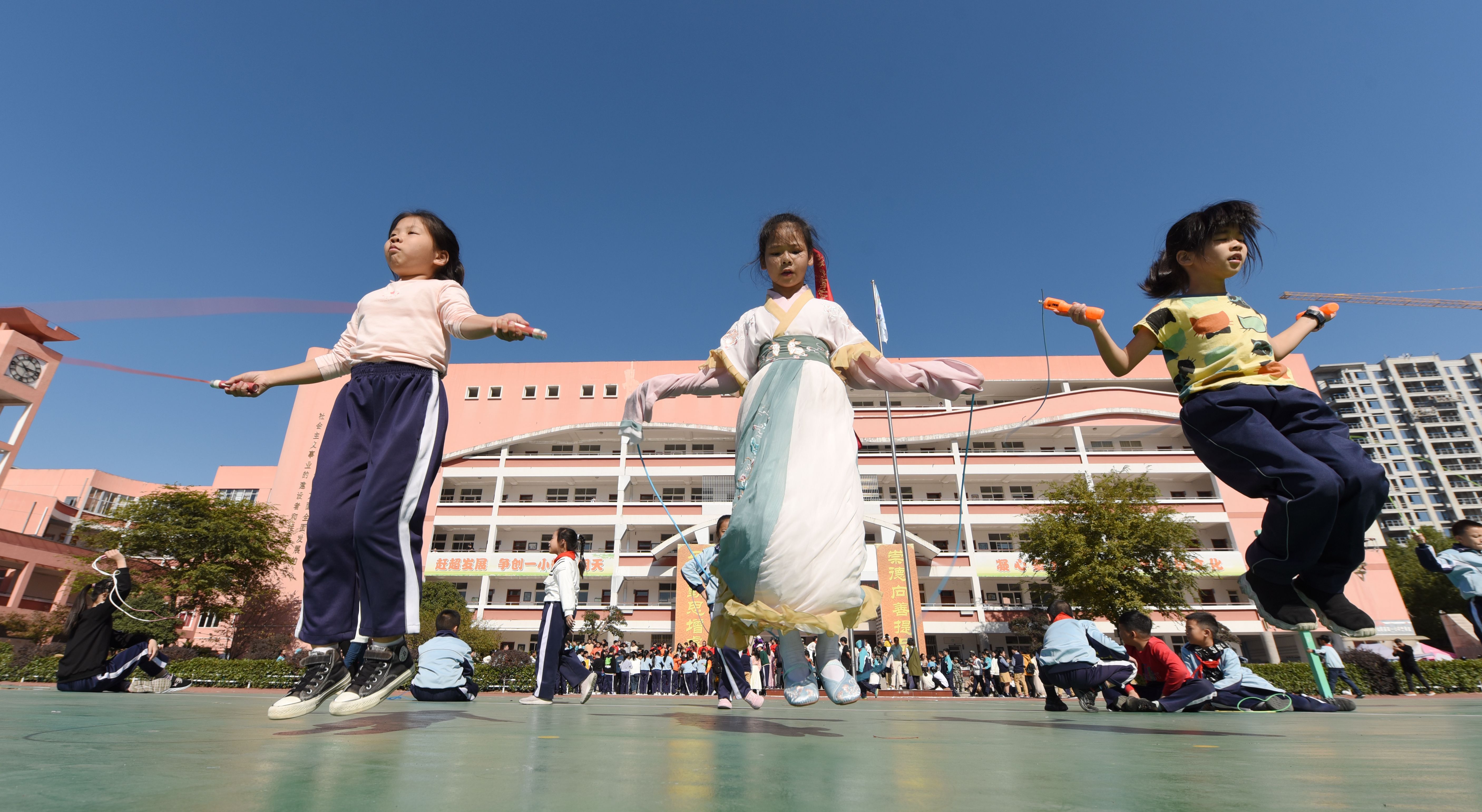 2016年仙居县中小学生运动会,学校运动会开幕式奇葩服装
