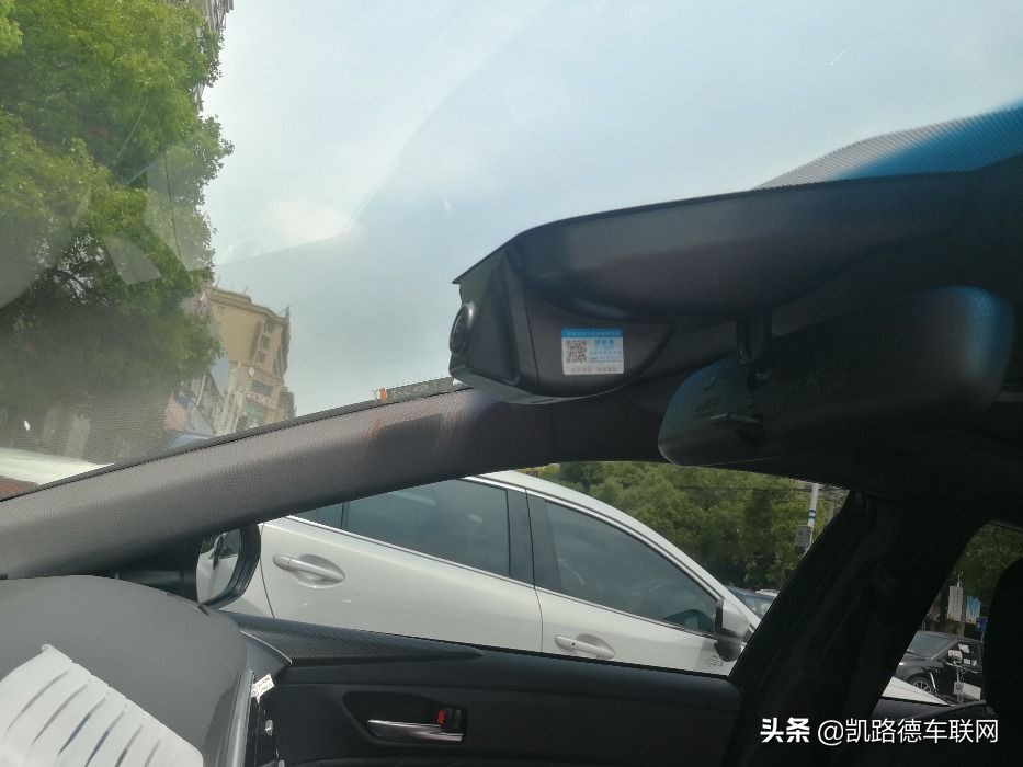 e300奔驰隐藏式行车记录仪怎么用,奔驰e300后视镜gps更换