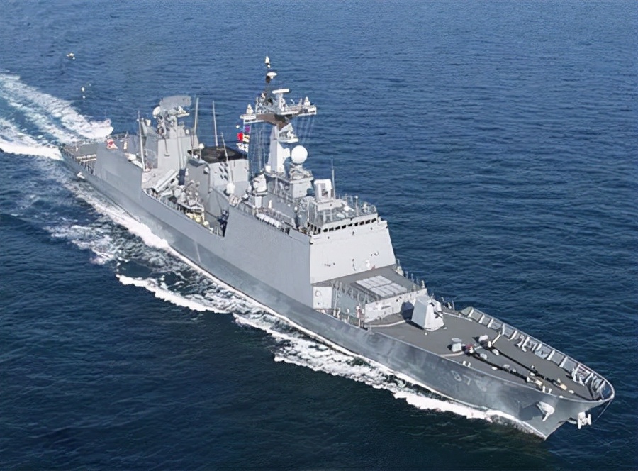 惨被抛弃，韩国文武大王号成“毒舰”，丢下“战友”全员乘机回国