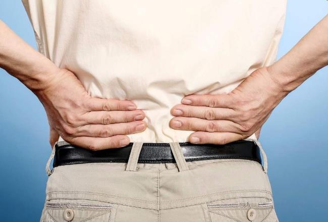 睡觉4个表现说明尿酸或超标,睡觉出现3种症状可能尿酸已超标