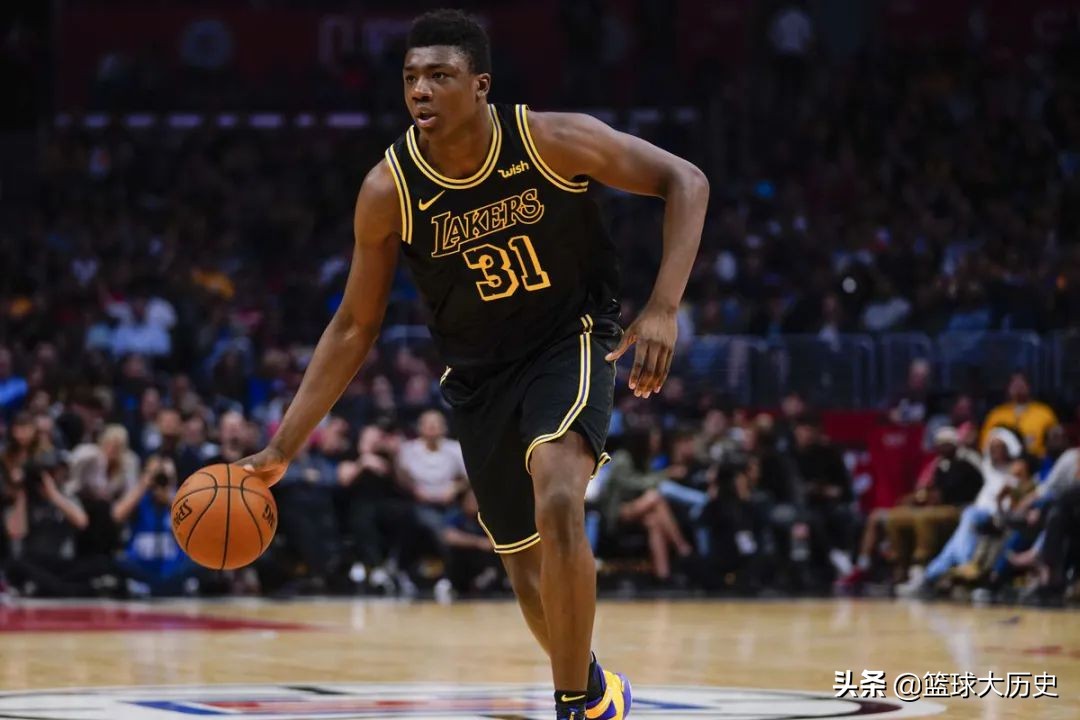 有毒啊！又报销一个！脚踝90度扭伤，十字韧带撕裂，奇才太惨了