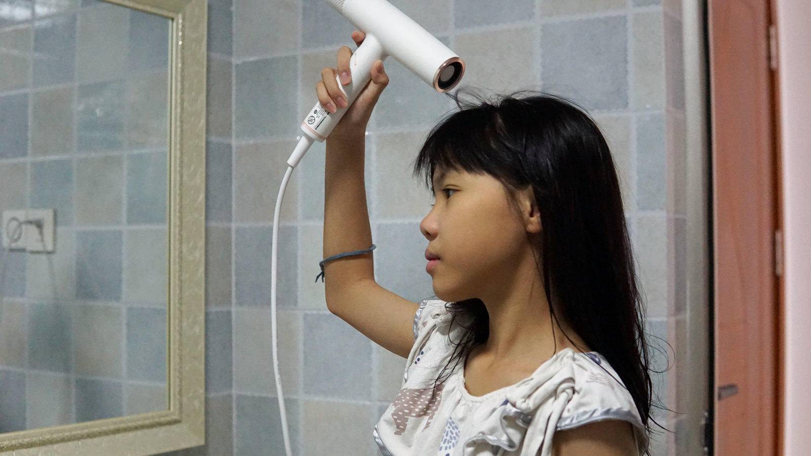 韩国大宇速干负离子吹风机,最新大宇吹风机