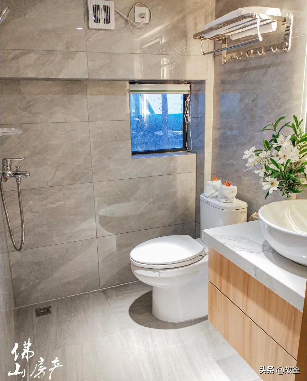 可明火，产权少10年！两盘相隔500米，价差3-4千，你选谁？