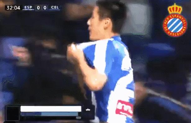 世预赛武磊为什么不戴队长袖标,队长袖标怎么戴在武磊身上