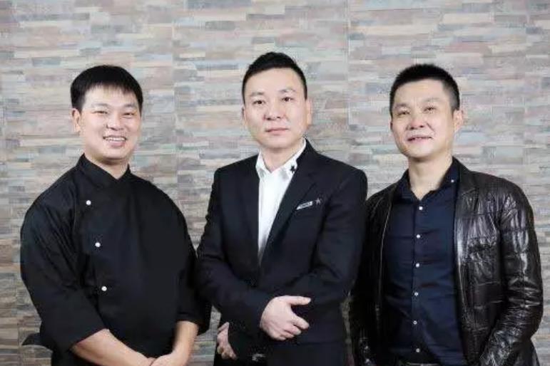 谢霆锋曾上门学艺！如今却月亏6000万，老板卖房、卖物业支撑员工