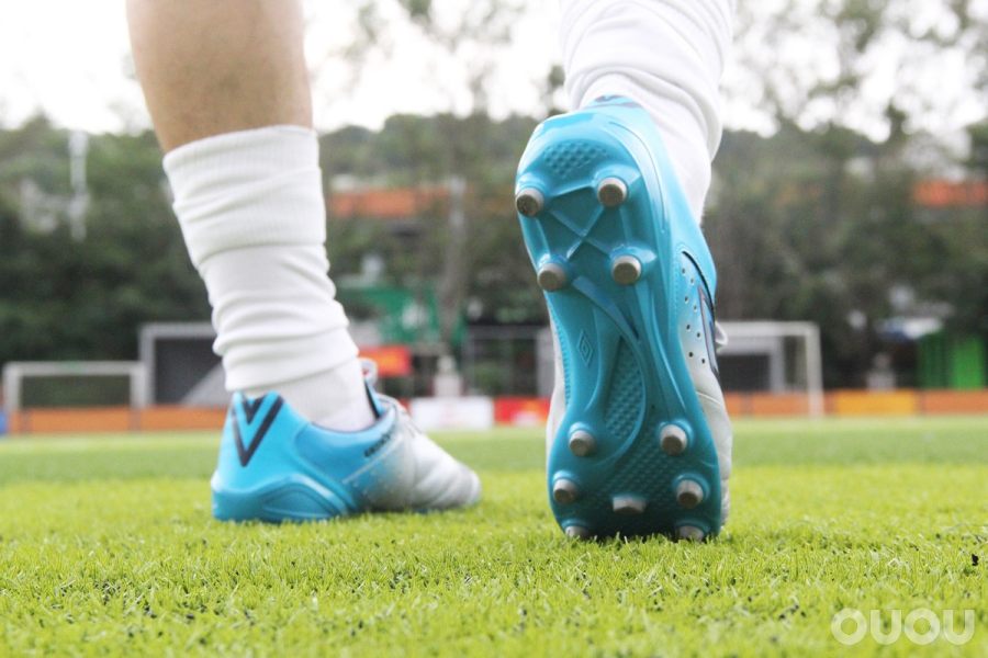 满足真皮控的幻想–UmbroAcceratorProHG实战测评