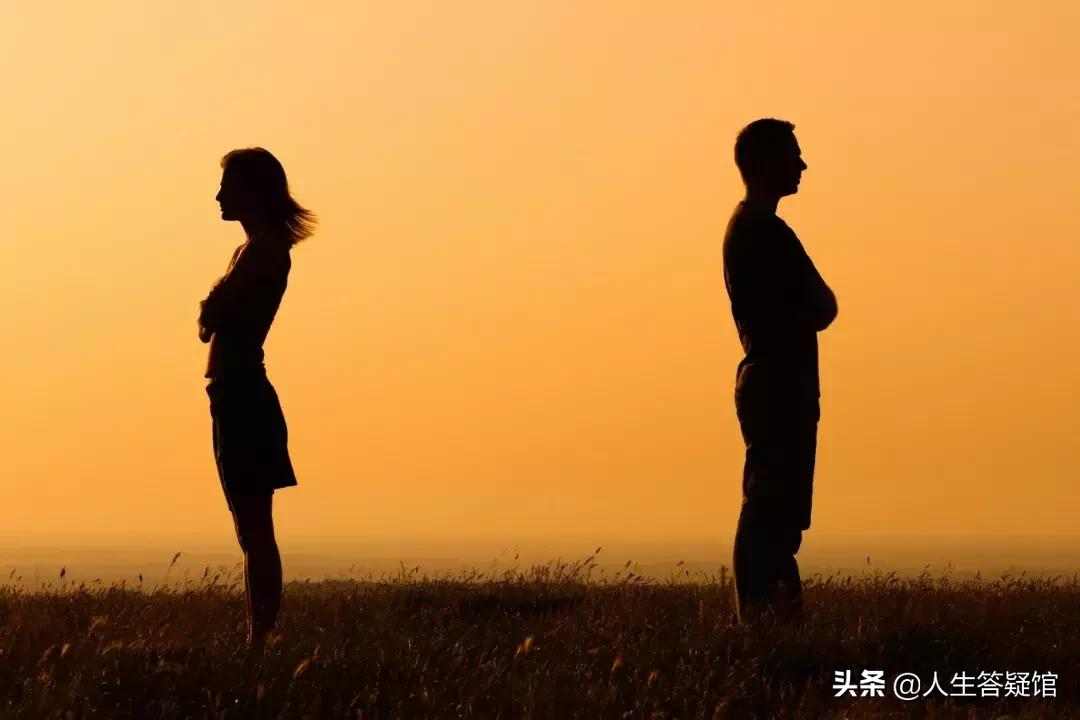 老公和同事发暧昧短信怎么办,老公和别的女人暧昧发短信怎么办