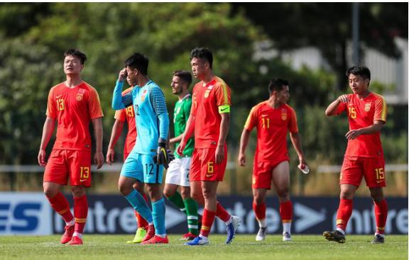 国足3:1完败越南中国足球路在何方,论国足1比3惨败越南