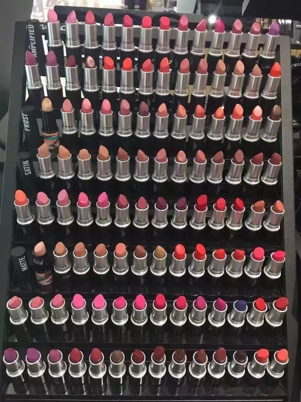 女人需不需要口红,女人没有化妆品会怎么样