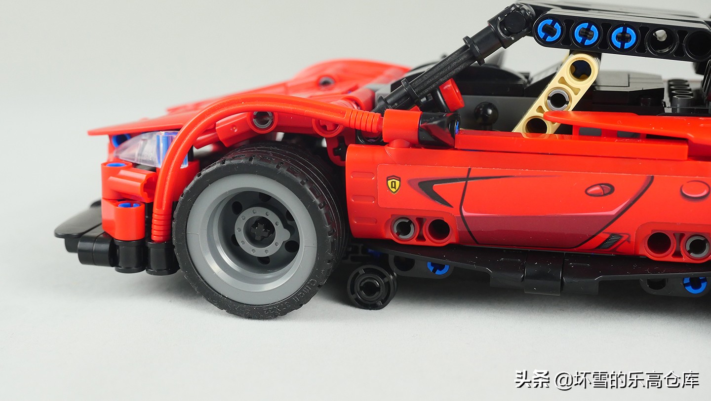 启蒙积木暗影跑车,可以漂移的积木跑车测评