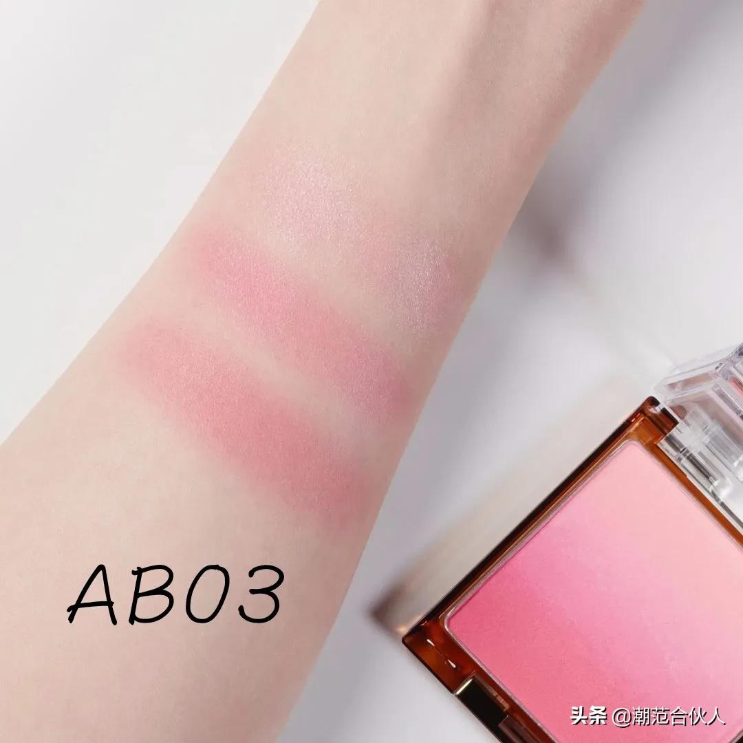 李佳琦omg这个产品也太好用了吧,李佳琦被称为美妆界的代名词