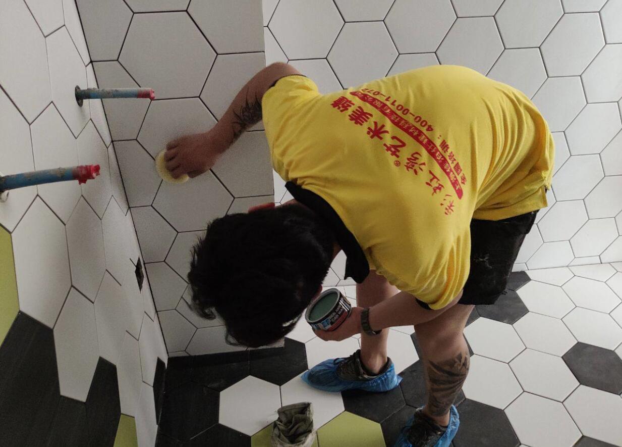 做不做瓷砖美缝大家能给些建议吗,瓷砖美缝有没有必要自己搞