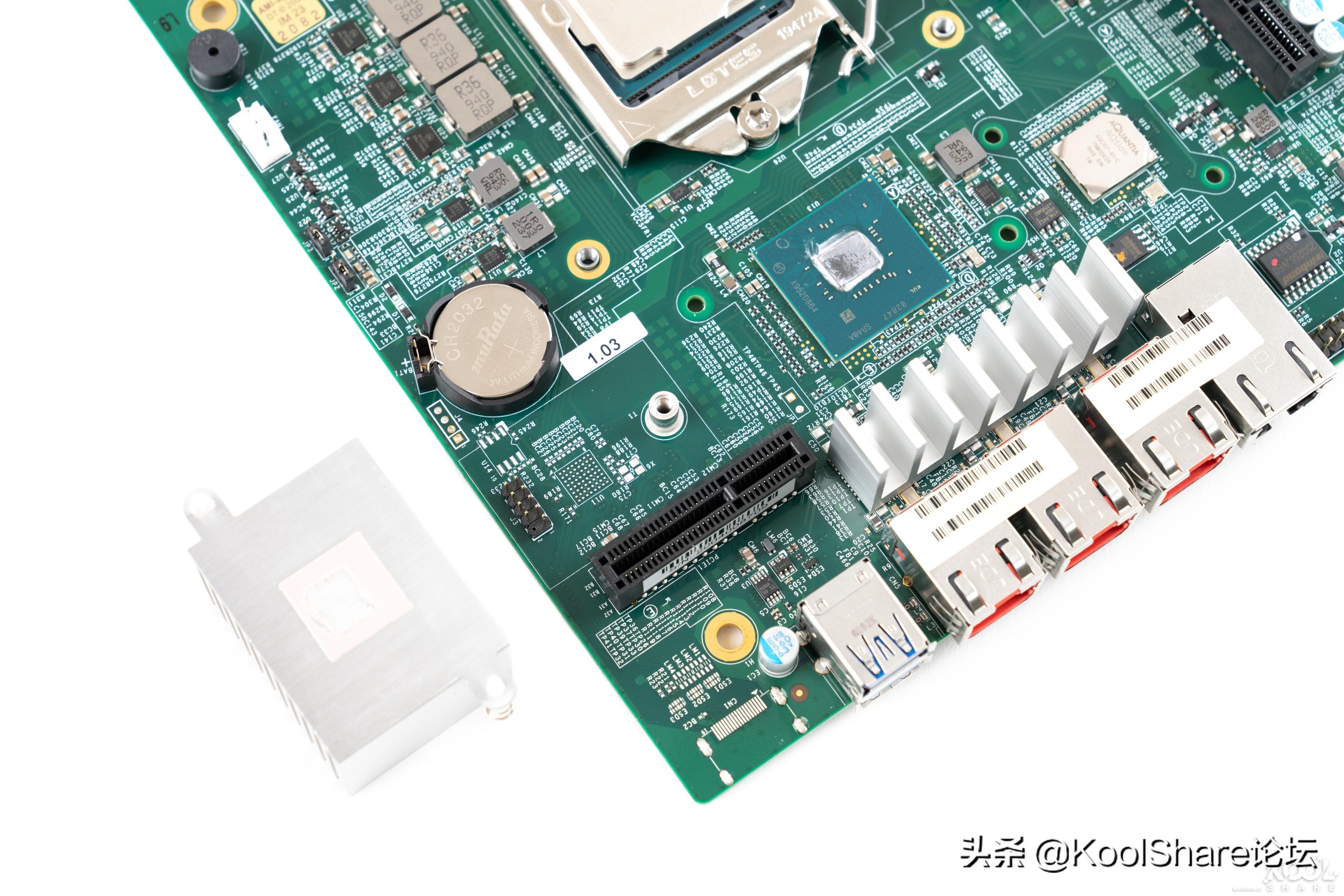 ASUSTOR爱速特旗舰NASAS7110T拆解评测