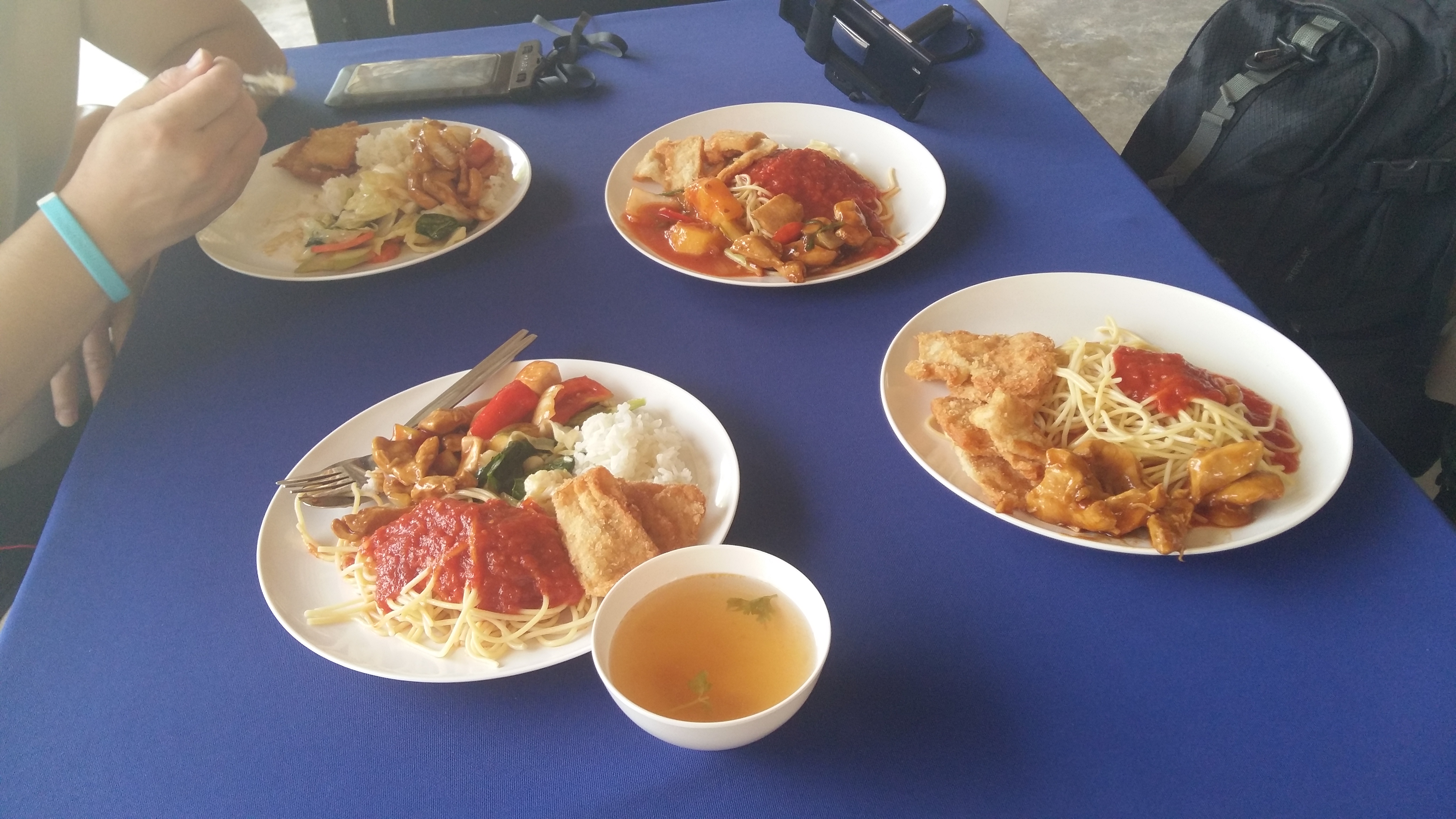 在普吉岛浮潜拍到的美妙海底世界 (普吉岛cape panwa hotel浮潜)