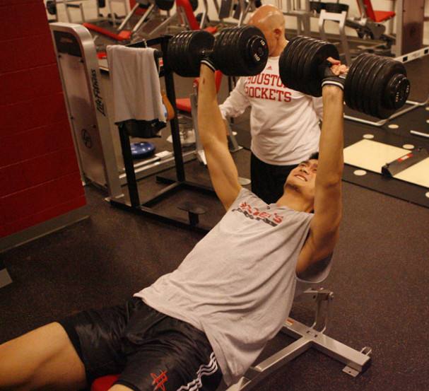 cba体测取消卧推和深蹲,cba新赛季体测取消深蹲与卧推