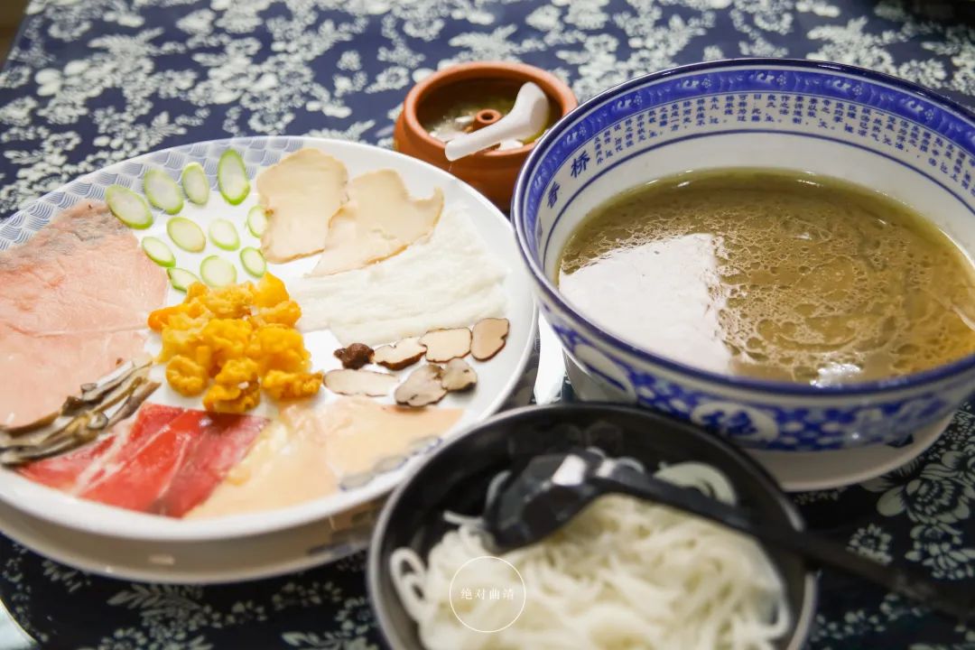 曲靖200一碗的过桥米线,曲靖高端过桥米线