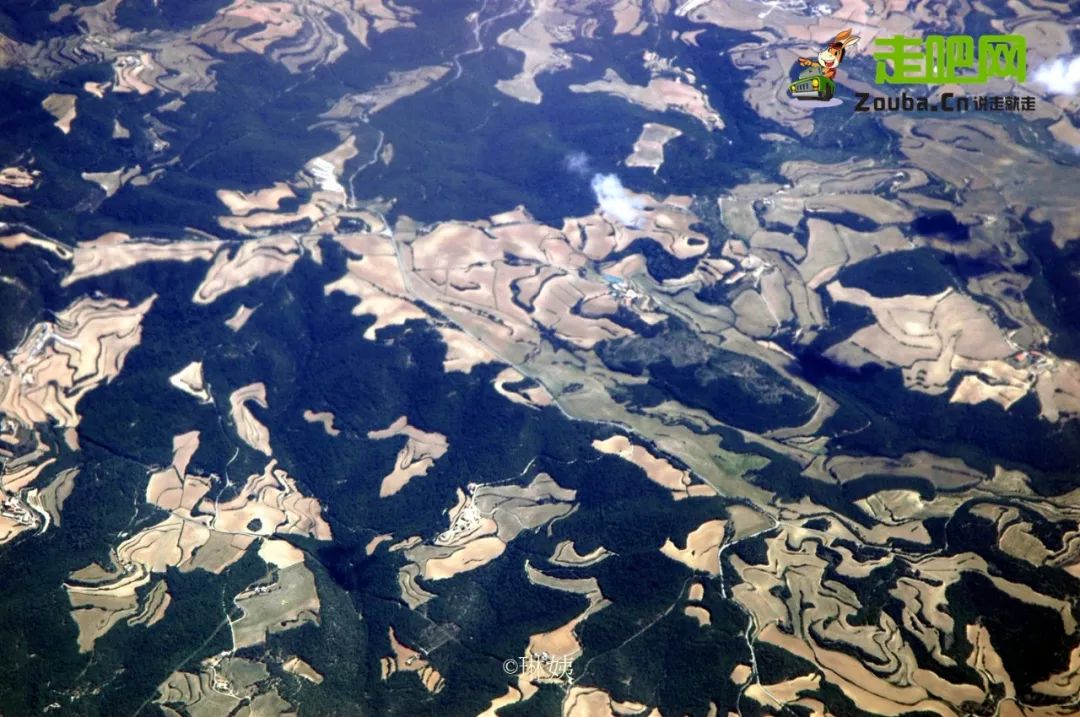 女教师3年游20国,六十岁的女人一个人穷游中国