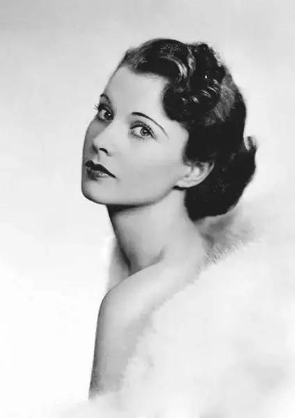 她拥有绝色容颜但得不到真爱,她拥有绝世容颜却是命运坎坷