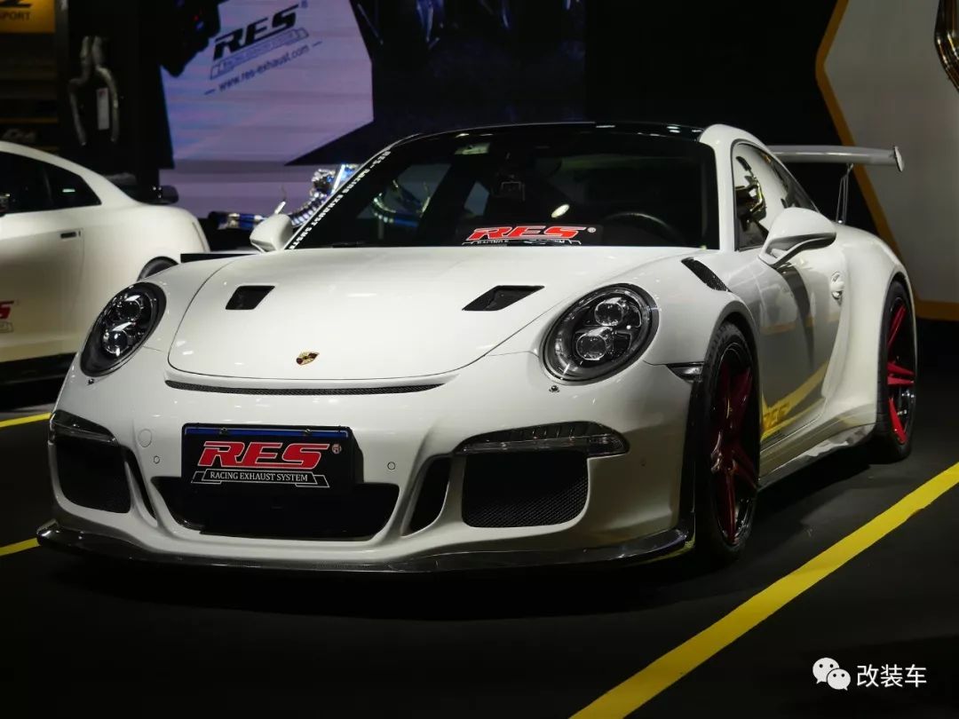 改装车聚会,改装车齐聚车展