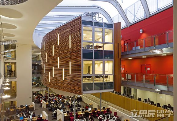 朴茨茅斯大学学费2024,朴茨茅斯大学相当于国内什么学校