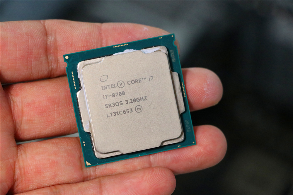 全套定制，吃鸡办公无所不能，微星宙斯盾3深度体验