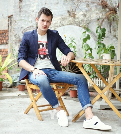 怡富制衣:专业质量20年,以中高档牛仔服装享誉市场