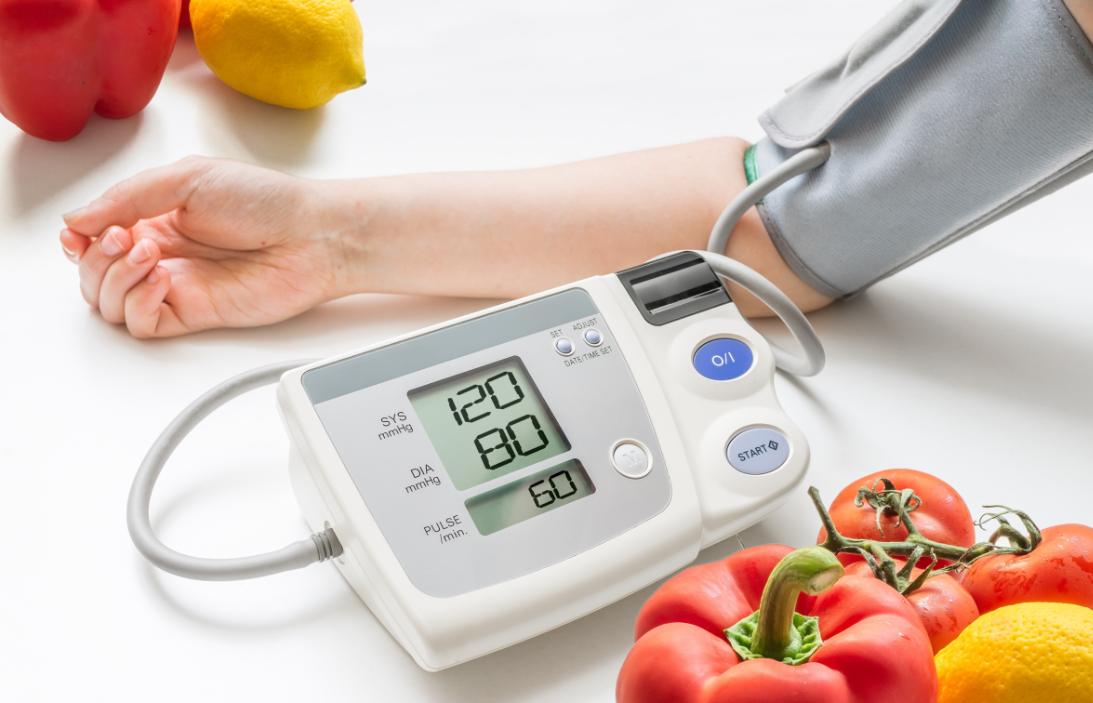 芹菜与黑木耳同吃可以降血压吗,芹菜真的能降血压还能排毒