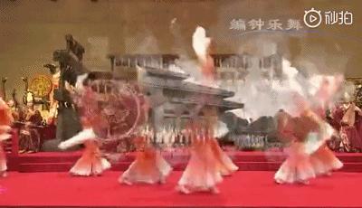 闅忓窞鍏冪礌,榛勫唸鍏冪礌浜浉绾界害鏃朵唬骞垮満