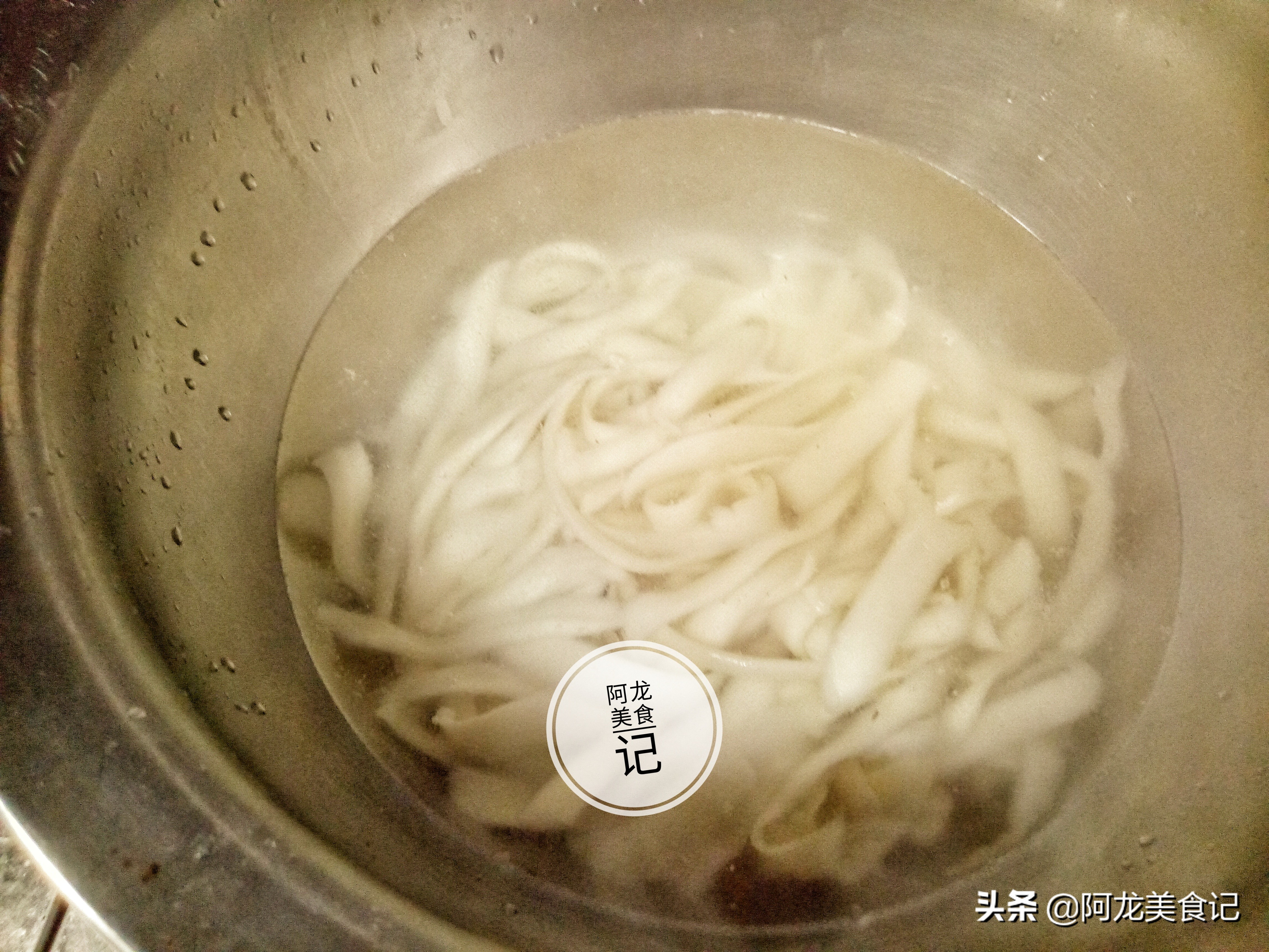 炒刀削面不加配菜,炒刀削面的面条怎么和