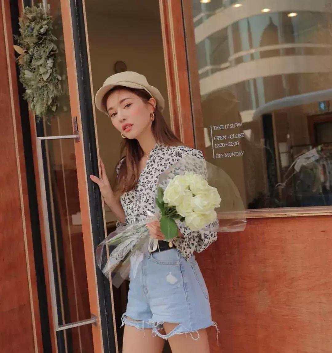 别再卷衣角了！今夏“剪一刀”洋气炸