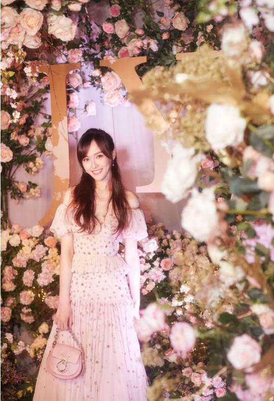 杨幂chloe衣服,杨幂唐嫣elle