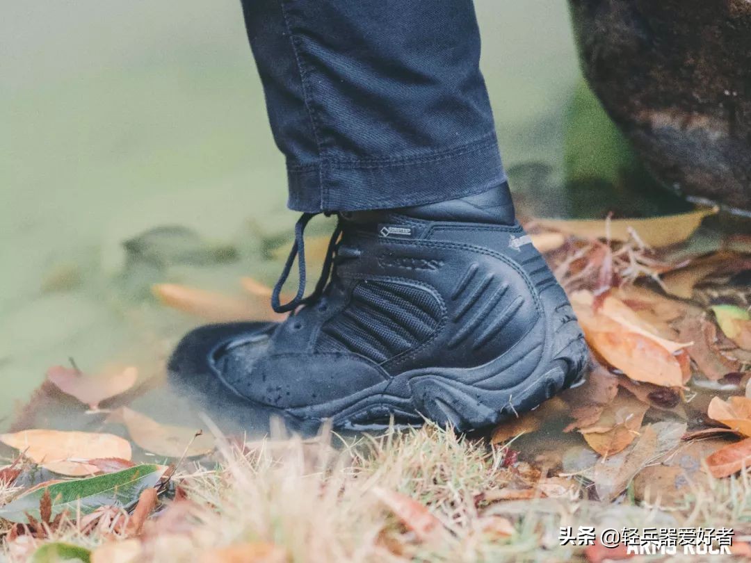 适合夏天穿的透气军靴,穿什么鞋雨天防滑最好