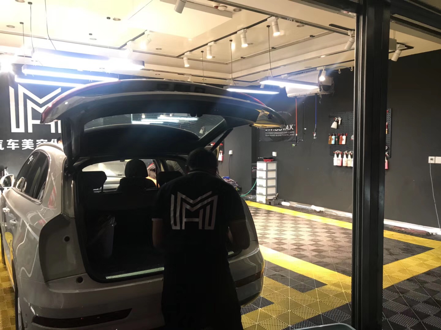 开汽车美容店用什么店名好,开汽车美容店选商场地库