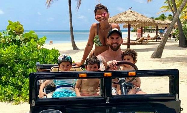 梅西强抱蒂亚戈,梅西儿子蒂亚戈u7比赛