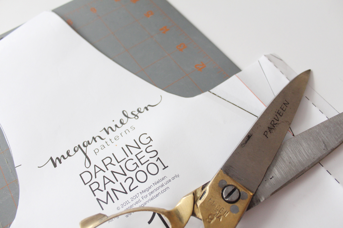 一字连衣裙领口大了怎么改小窍门,裙子的领口大怎么更改好看