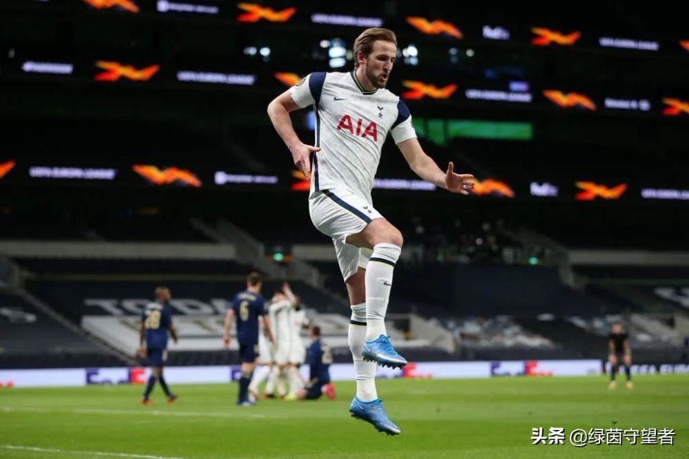 现役足坛3大中锋！除了莱万多夫斯基和哈兰德，还有他？