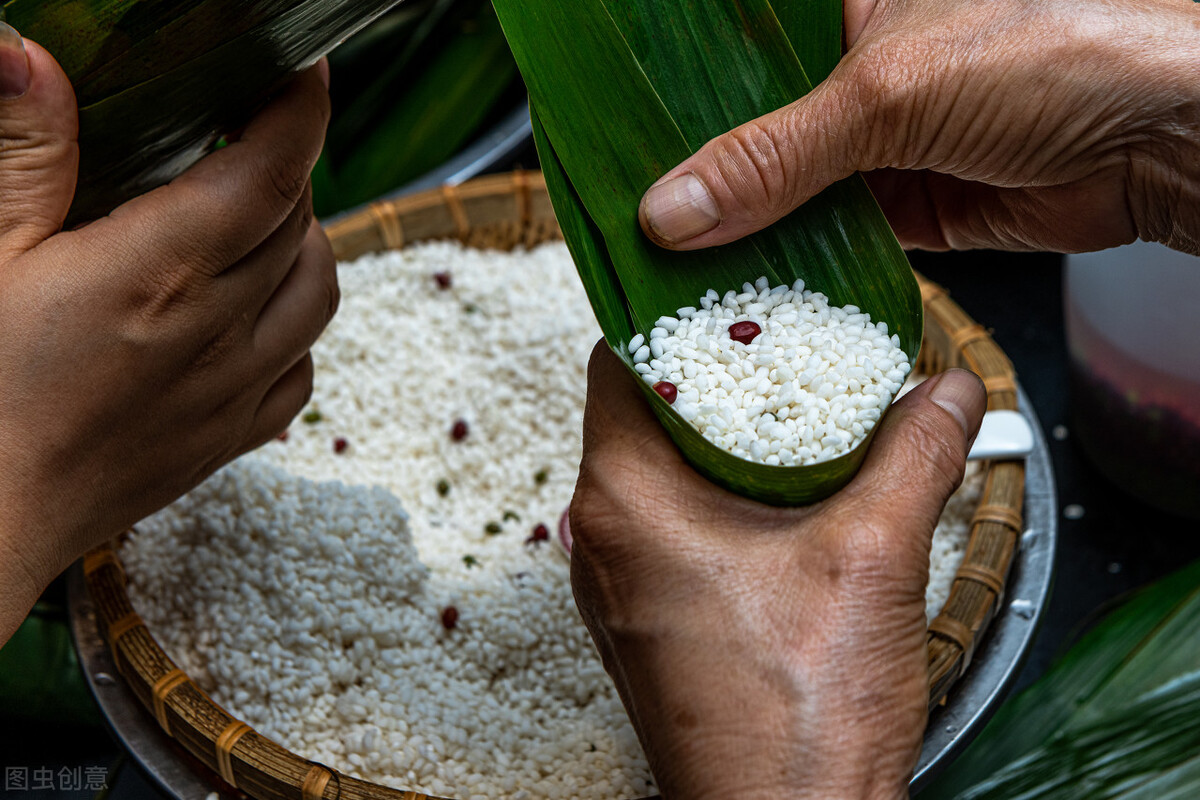 包粽叶最正确的方法,粽叶如何保持柔软