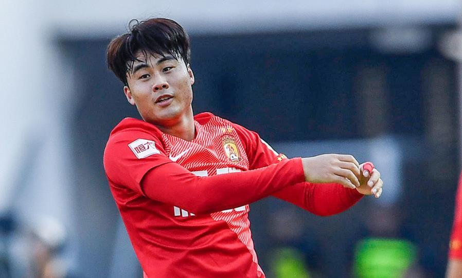 恒大夺冠最低调之人浮现他因偶像来恒大卡帅亲承助争夺韩国主力