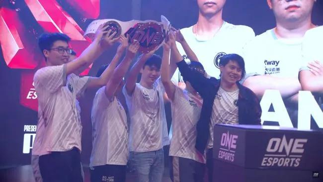 IG完胜EG之后,外国人开始跟着中国人学嘲讽了?