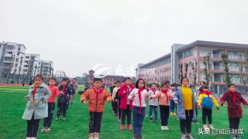 7块钱上8门课！各位家长，这个“便宜”占不占？